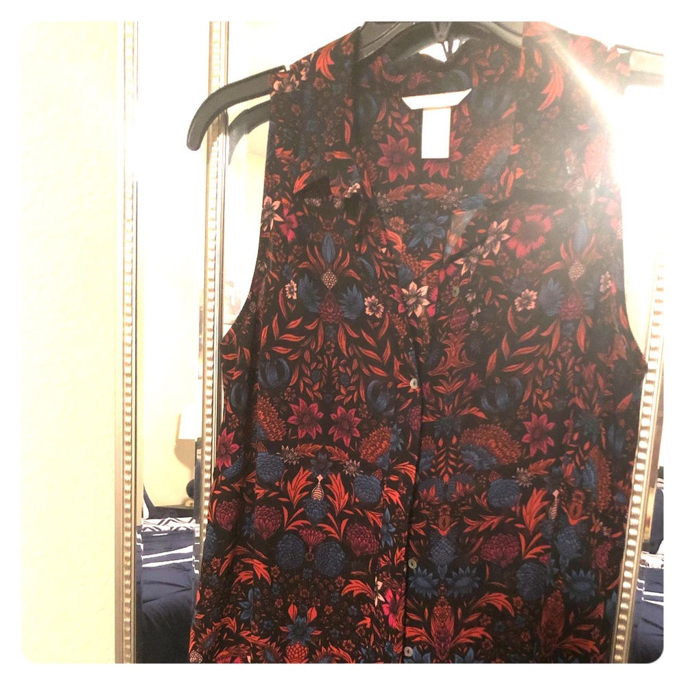 Sleeveless blouse